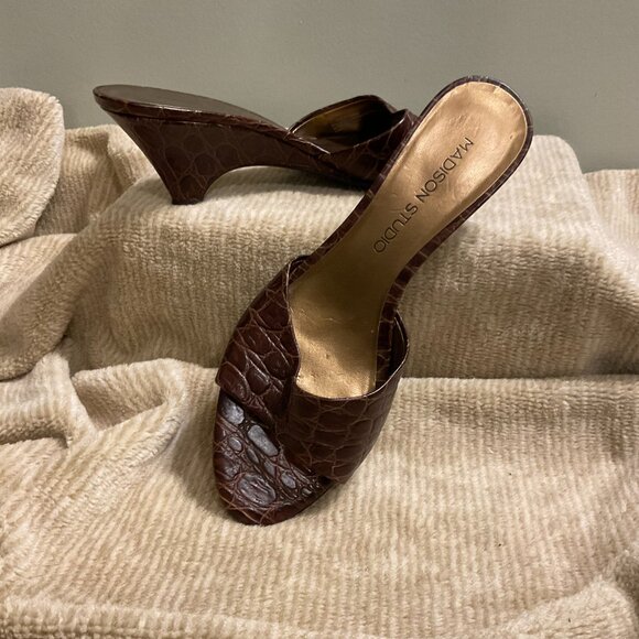 Madison Studio Wedge Heel Sandal - Size 7.5 - Picture 3 of 4